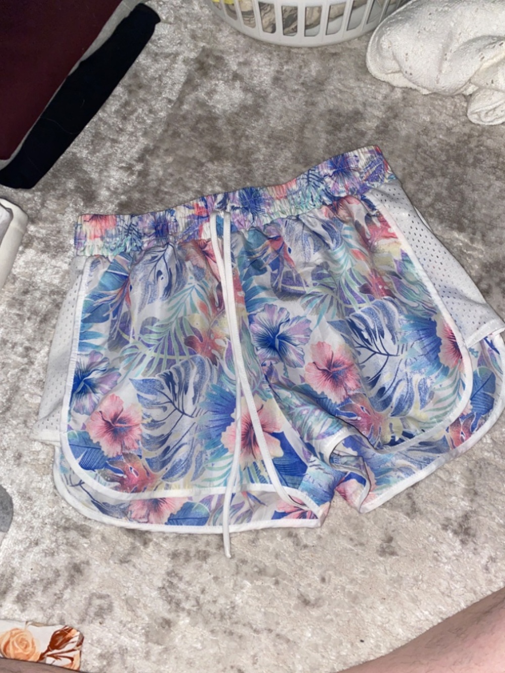 Shorts - Picture 4 of 5